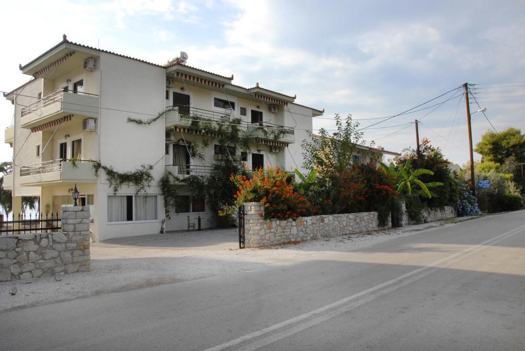 'Αγριοι Λιμένες Apartment Iria Bagian luar foto