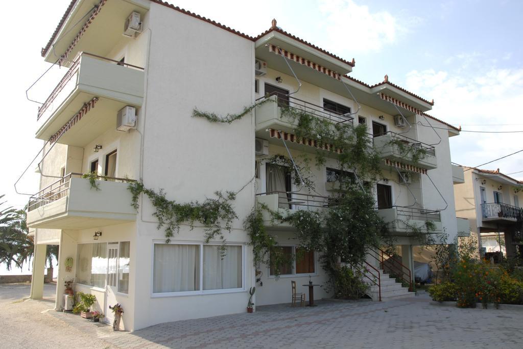 'Αγριοι Λιμένες Apartment Iria Bagian luar foto